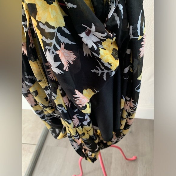 H&M Bell sleeve off the shoulder sheer floral maxi dress - Picture 5 of 8